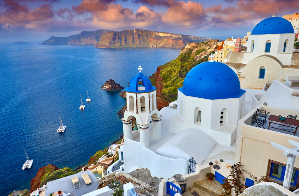 2-days-in-Santorini-1031949604